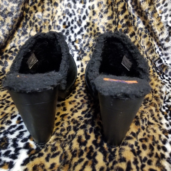 Shoes - Picture 3 of 5